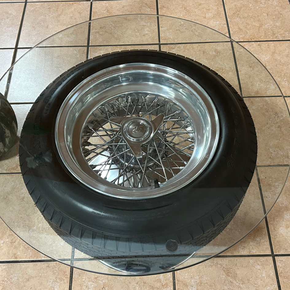 Ferrari 250 LM Radtisch mit Glasplatte
